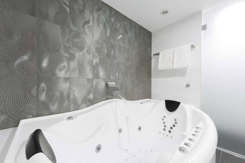 Avenue Hotel Canberra - Nambucca Heads Accommodation 3