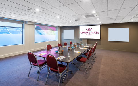 Crowne Plaza Canberra - Nambucca Heads Accommodation 8
