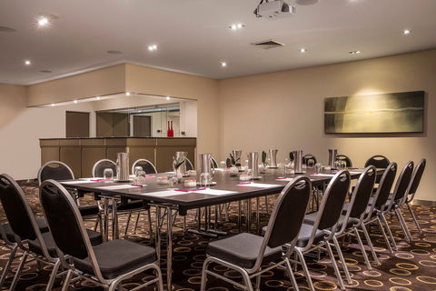 Crowne Plaza Canberra - Nambucca Heads Accommodation 10