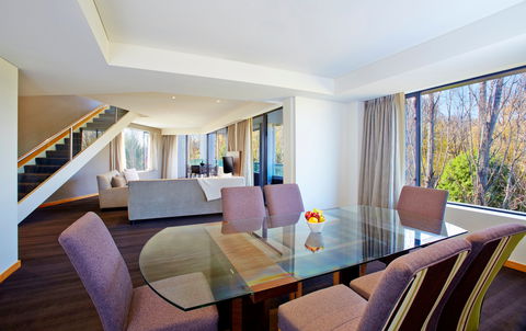Crowne Plaza Canberra - Nambucca Heads Accommodation 13