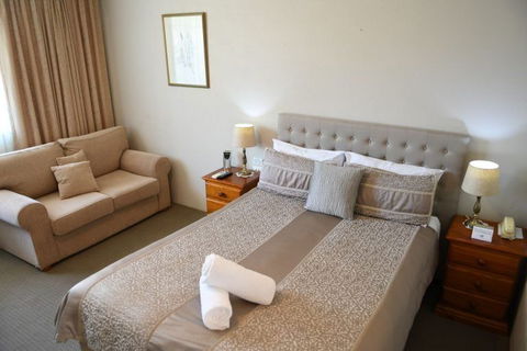 Cotswold Gardens - Nambucca Heads Accommodation 1