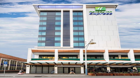 Holiday Inn Express Adelaide City Centre - Nambucca Heads Accommodation 1