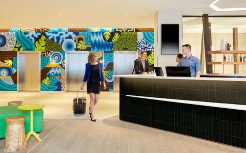 Holiday Inn Express Adelaide City Centre - Nambucca Heads Accommodation 2