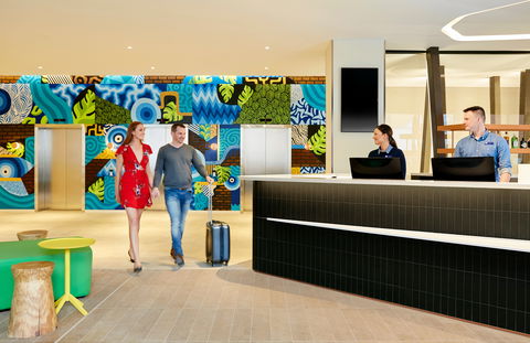 Holiday Inn Express Adelaide City Centre - Nambucca Heads Accommodation 5