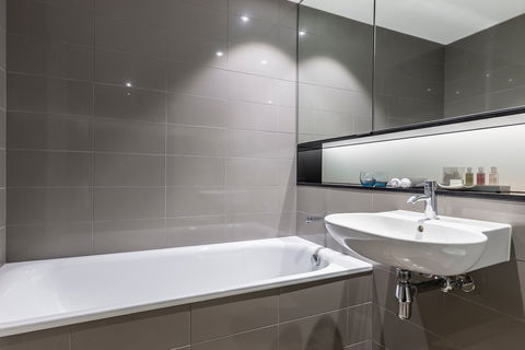 Fraser Suites Sydney - Nambucca Heads Accommodation 5