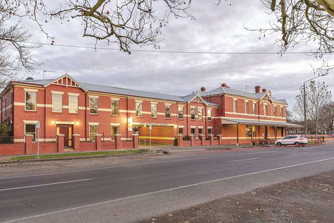 Lake Inn Ballarat - Nambucca Heads Accommodation 1