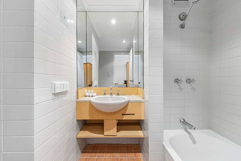 Hotel Frontier Darwin - Nambucca Heads Accommodation 4