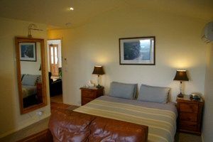 Southern Anchorage Retreat - Nambucca Heads Accommodation 1