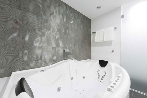 Avenue Hotel Canberra - Nambucca Heads Accommodation 3