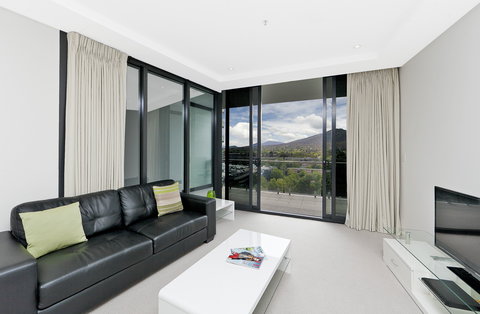 Astra Canberra Manhattan - Nambucca Heads Accommodation 6