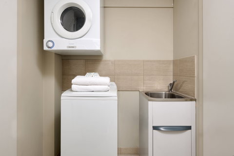 Fraser Suites Perth - Nambucca Heads Accommodation 17
