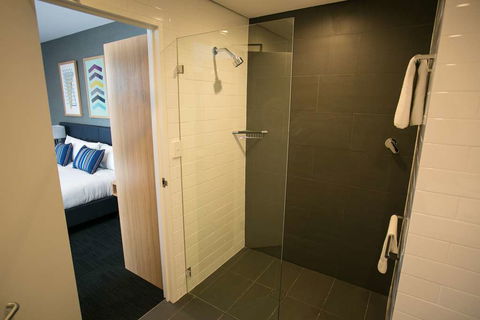 Alpha Hotel Eastern Creek - Nambucca Heads Accommodation 1