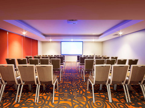 Novotel Canberra - Nambucca Heads Accommodation 7