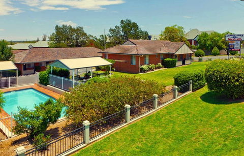 Abraham Lincoln Motel - Nambucca Heads Accommodation 0