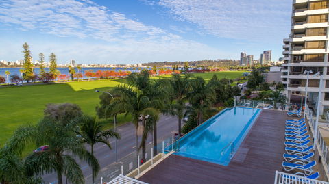 Crowne Plaza Perth - Nambucca Heads Accommodation 0