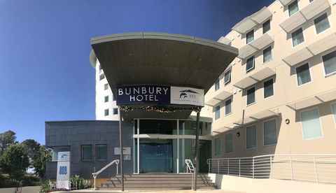 Bunbury Hotel Koombana Bay - Nambucca Heads Accommodation 0