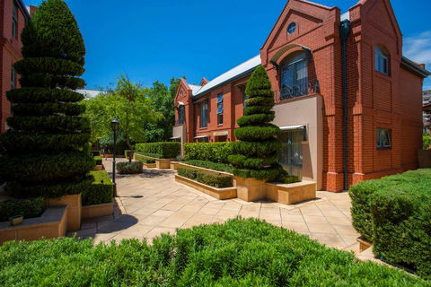 Majestic Old Lion Apartments - Nambucca Heads Accommodation 1