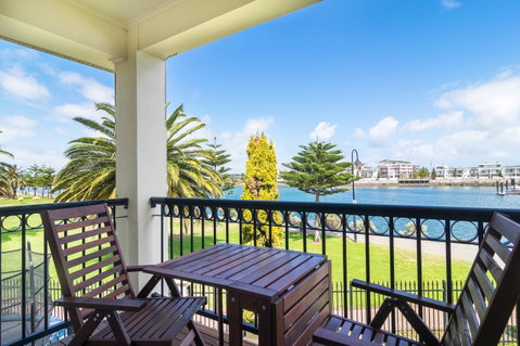 Port Adelaide Harbourside House - Nambucca Heads Accommodation 7