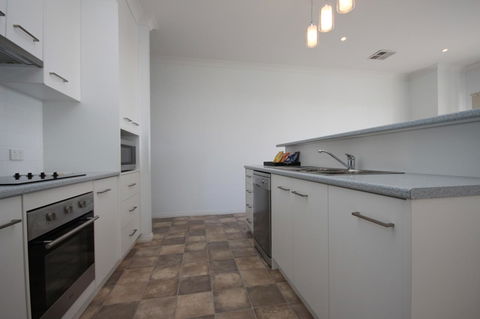 Wallaroo Marina Apartments - Nambucca Heads Accommodation 24