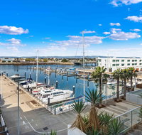 Port Adelaide Executive Waterfront Apartment - Nambucca Heads Accommodation
