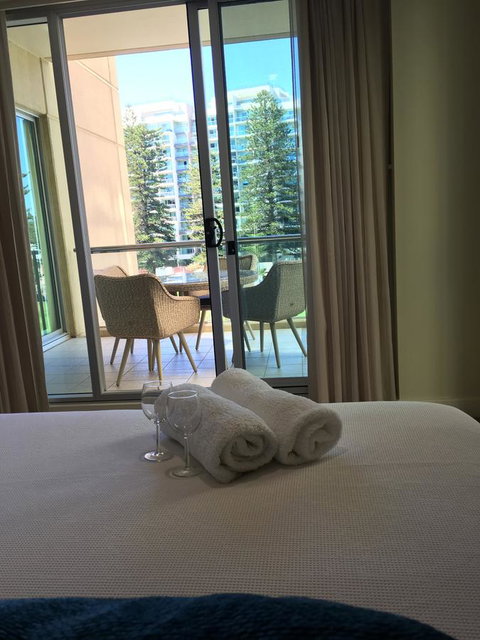 Beachside Luxury Apartments One & Two Bedroom In Beachfront Oaks Pier Building - Nambucca Heads Accommodation 24