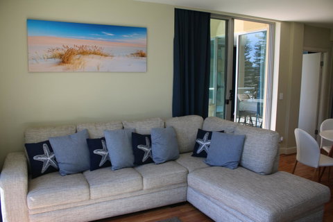 Beachside Luxury Apartments One & Two Bedroom In Beachfront Oaks Pier Building - Nambucca Heads Accommodation 11