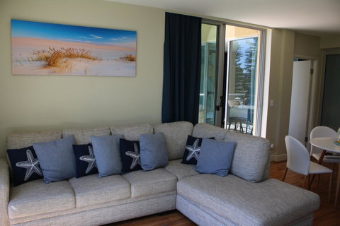 Beachside Luxury Apartments One & Two Bedroom In Beachfront Oaks Pier Building - Nambucca Heads Accommodation 12
