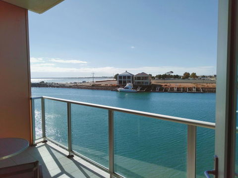 Wallaroo Marina Executive Apartments - Nambucca Heads Accommodation 0