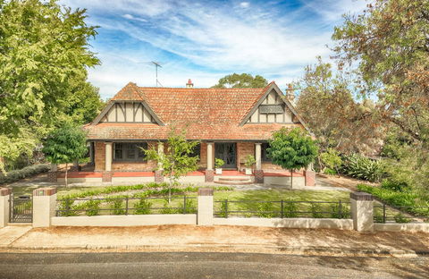 The Tudor House - Nambucca Heads Accommodation 0