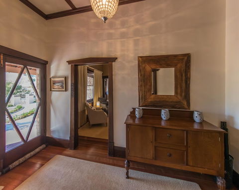 The Tudor House - Nambucca Heads Accommodation 4