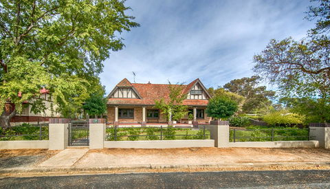 The Tudor House - Nambucca Heads Accommodation 21