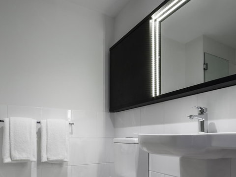 Ibis Adelaide - Nambucca Heads Accommodation 10