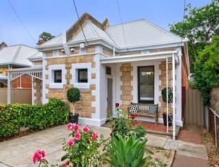 A Rose By The Park - Nambucca Heads Accommodation 0