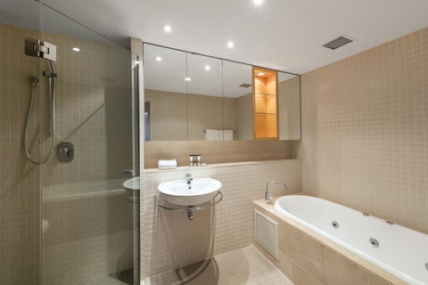 Oaks Glenelg Plaza Pier Suites - Nambucca Heads Accommodation 3