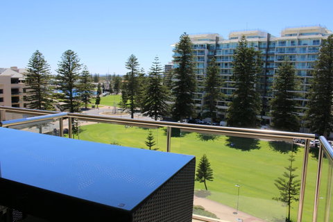 Beachside Luxury Getaway In Glenelg - Nambucca Heads Accommodation 14