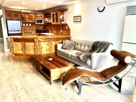Superb Townhouse In North Adelaide - Nambucca Heads Accommodation 1