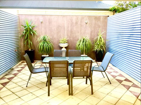 Superb Townhouse In North Adelaide - Nambucca Heads Accommodation 10