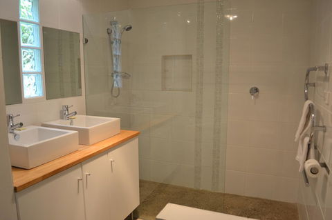 Tin House In Tanunda - Nambucca Heads Accommodation 5