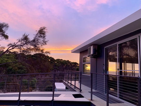 Sunrise On Falie Seaview Eco Accommodation - Nambucca Heads Accommodation 9