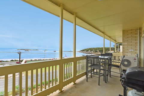 The Dolphins Beachfront Apartments - Nambucca Heads Accommodation 10