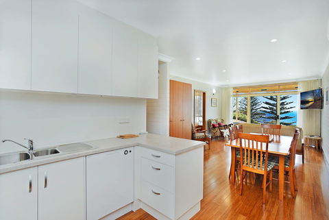 The Dolphins Beachfront Apartments - Nambucca Heads Accommodation 4