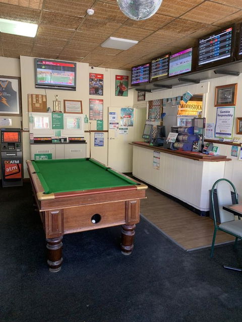 Commercial Hotel Morgan - Nambucca Heads Accommodation 4