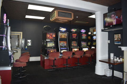 Commercial Hotel Morgan - Nambucca Heads Accommodation 9