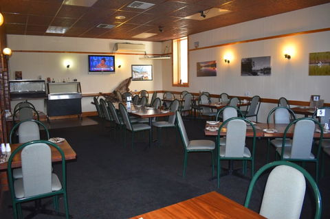 Commercial Hotel Morgan - Nambucca Heads Accommodation 7