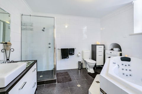 \'THE CHURCH\' Guest Home, Gawler Barossa Region - Nambucca Heads Accommodation 5