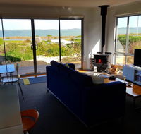 Coorong Waterfront Retreat - Nambucca Heads Accommodation