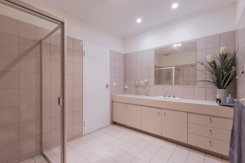 Adelaide Style Accommodation-Close To City-North Adelaide-3 Bdrm- FREE Parking - Nambucca Heads Accommodation 31