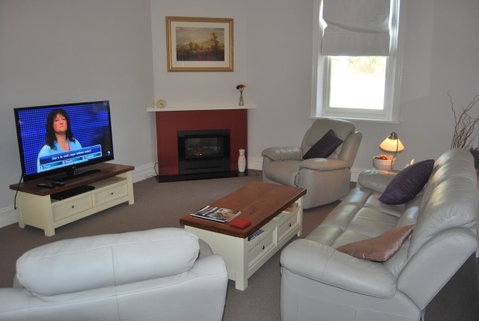 Jacaranda Cottage - Nambucca Heads Accommodation 2