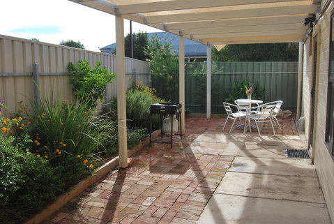 Jacaranda Cottage - Nambucca Heads Accommodation 5