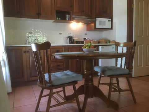 Wine And Roses Bed And Breakfast - Nambucca Heads Accommodation 2